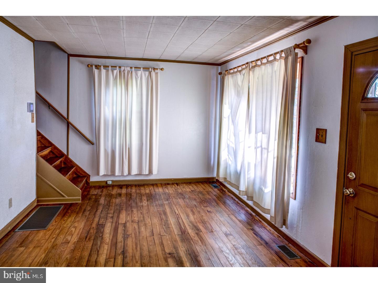 614 Fulmer Road Pottstown, PA 19465 - Photo 5 of 20 Living Room
