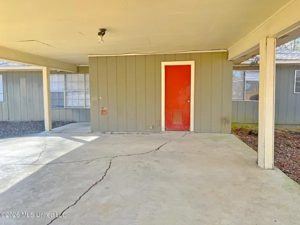 $99,900 | 800 Meadow Hill Drive, Clinton, MS 39056