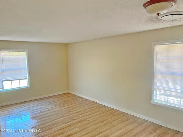 $99,900 | 800 Meadow Hill Drive, Clinton, MS 39056