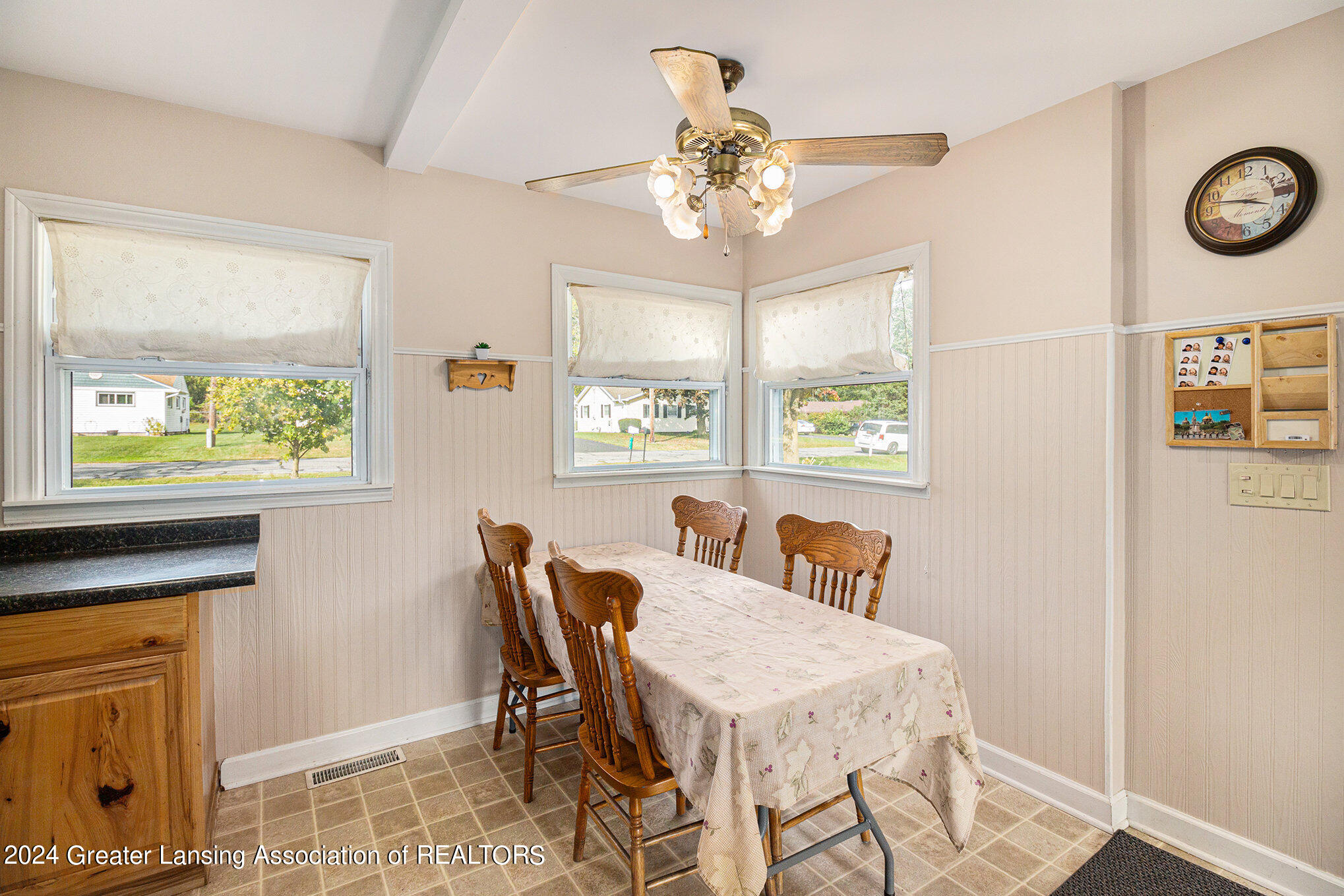 1378 Valley View Road Lansing, MI 48906 - Photo 9 of 26 Eat in Kitchen