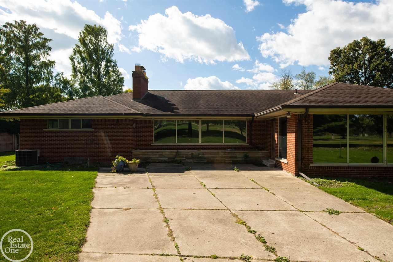 324 Moross Road Grosse Pointe, MI 48236 - Photo 46 of 47 50026288-45.JPG
