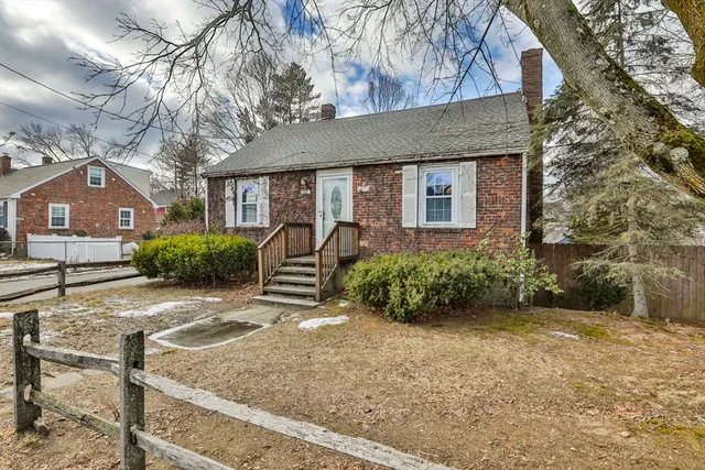 $599,999 | 3 Veterans Lane, Stoneham, MA 02180