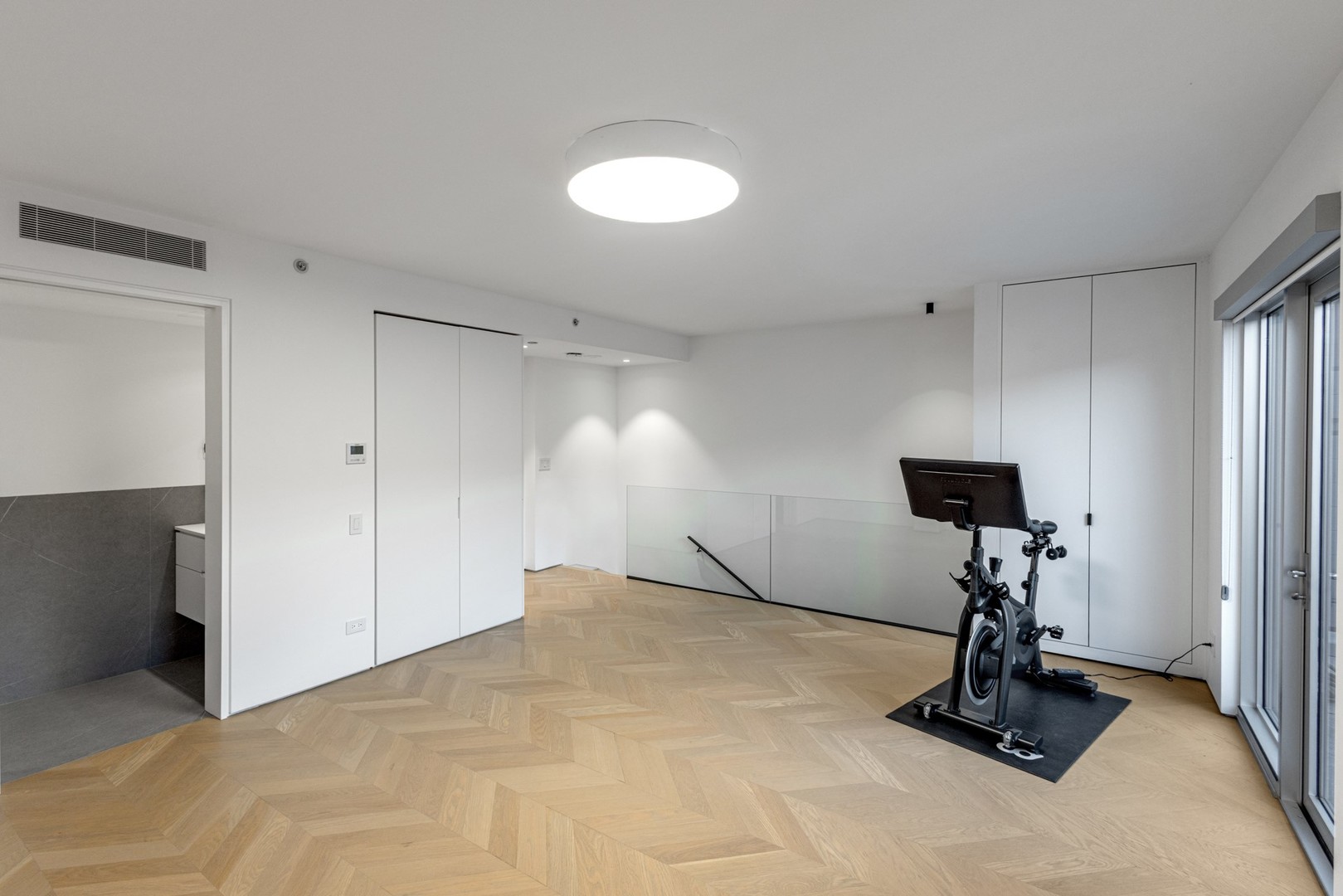 1917 South Calumet Avenue Chicago, IL 60616 - Photo 27 of 41 a view of a room with gym equipment