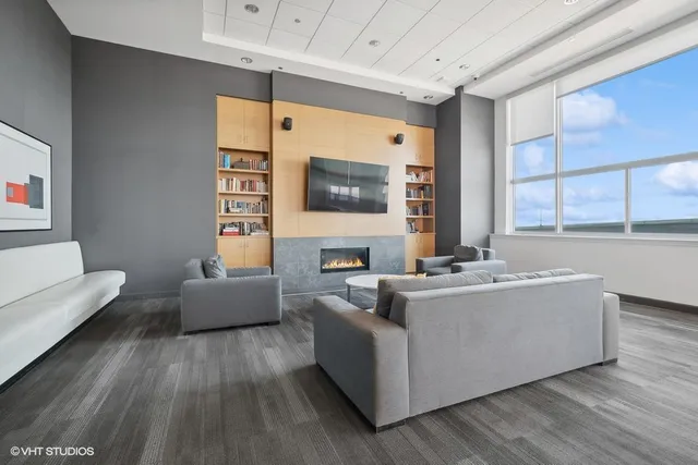 $1,300,000 | 1917 South Calumet Avenue, Chicago, IL 60616