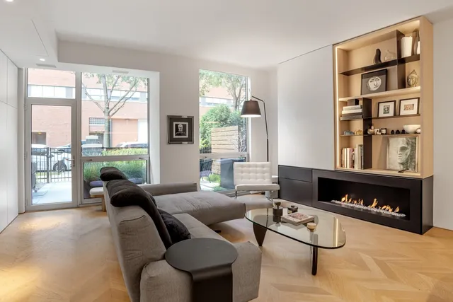 $1,300,000 | 1917 South Calumet Avenue, Chicago, IL 60616