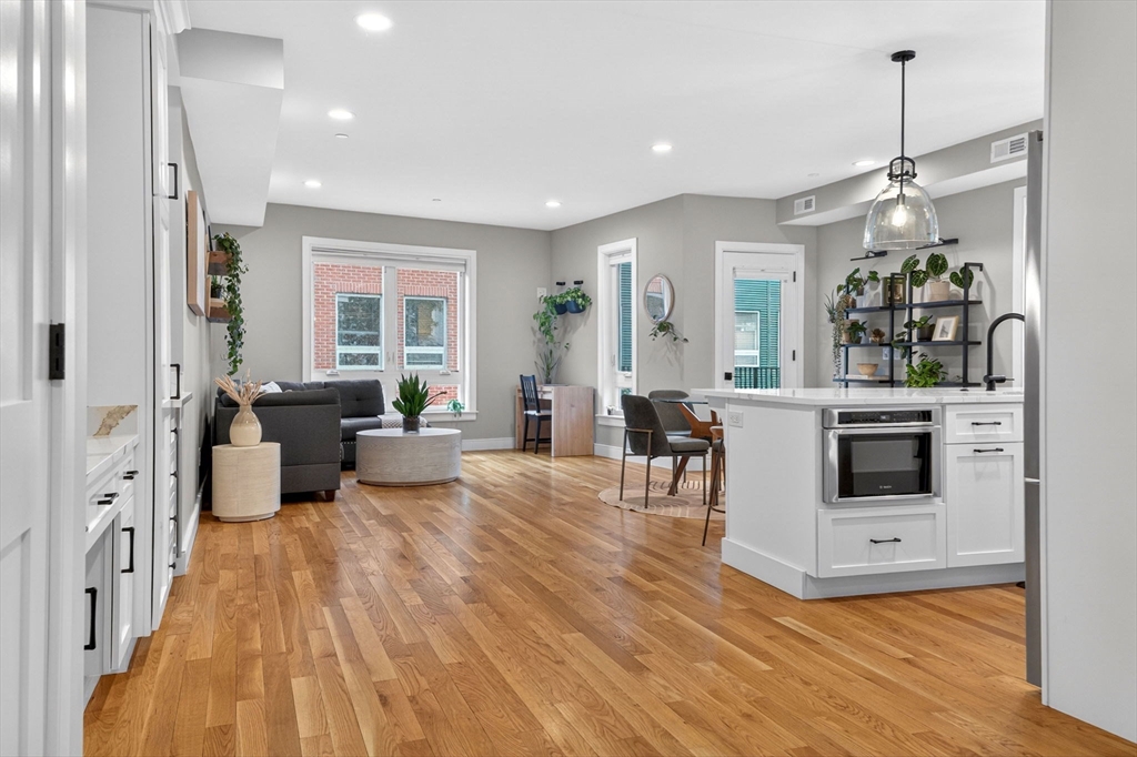3305 Washington Street, Unit 204 Boston, MA 02130 - Photo 1 of 24