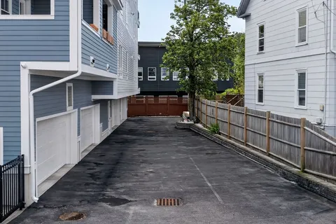 $825,000 | 3305 Washington Street, Unit 204, Boston, MA 02130