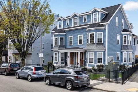 $825,000 | 3305 Washington Street, Unit 204, Boston, MA 02130
