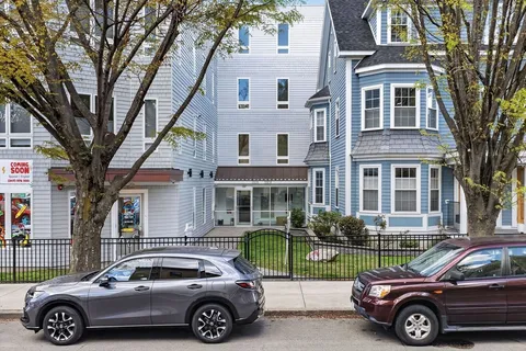 $825,000 | 3305 Washington Street, Unit 204, Boston, MA 02130