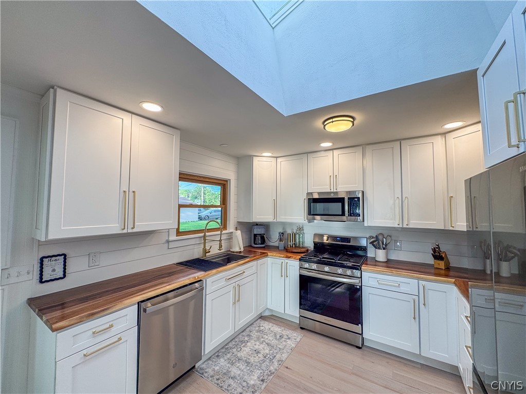 155 Burtis Point Road Owasco, NY 13021 - Photo 11 of 42 Gallery Image 11