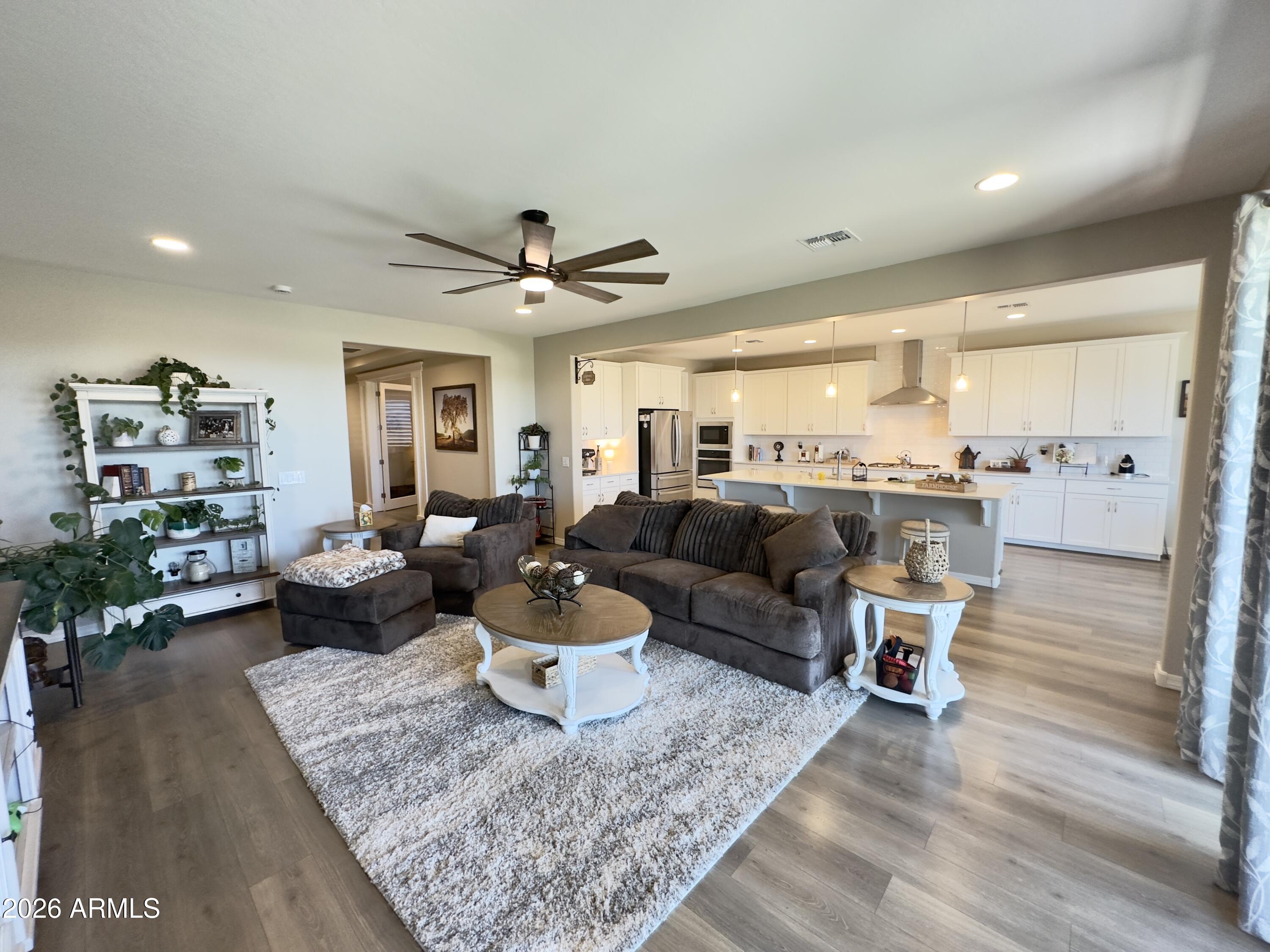 21387 North Elba Road Maricopa, AZ 85138 - Photo 4 of 51 IMG_2785