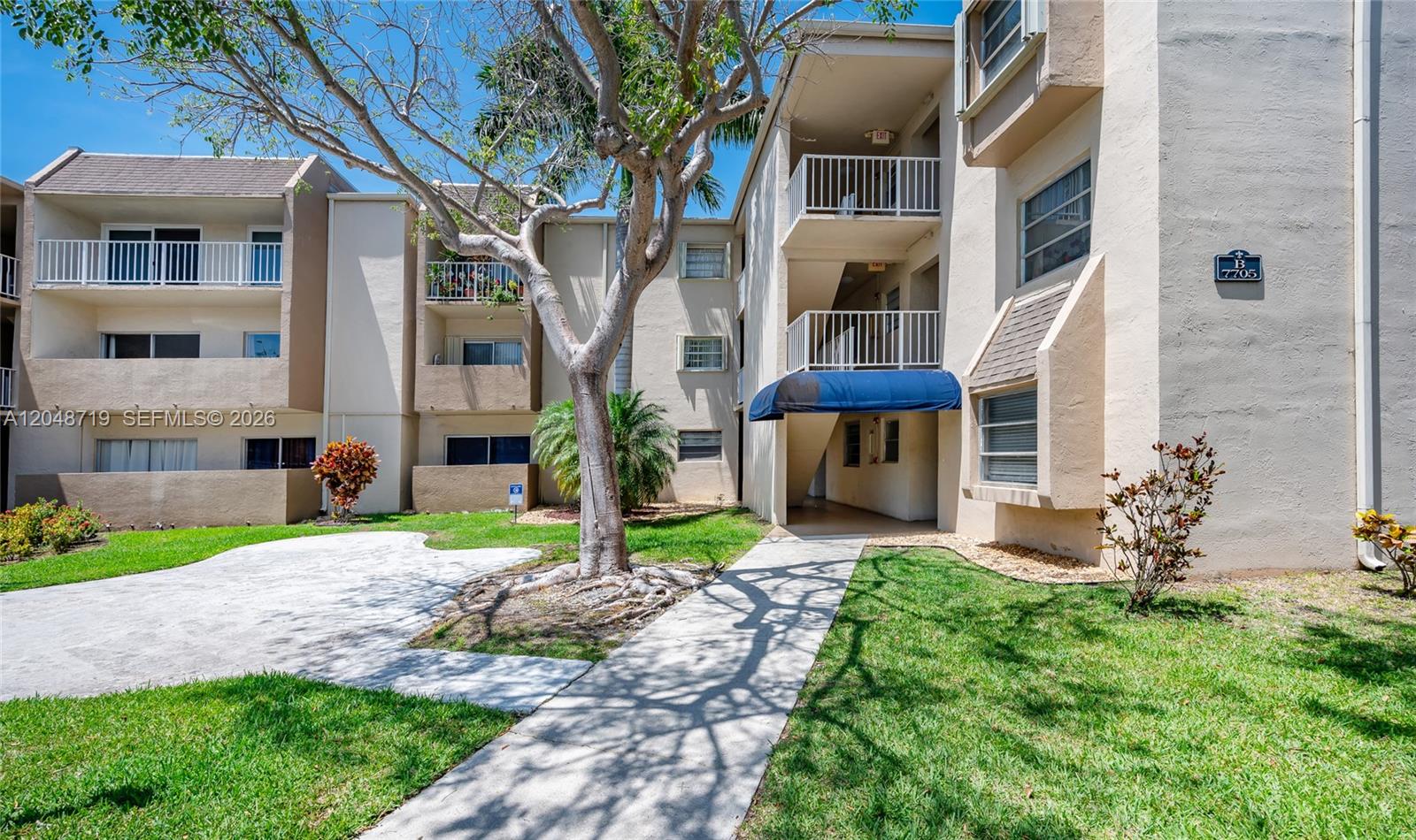 7705 Southwest 86th Street, Unit B114 Miami, FL 33143 - Photo 2 of 34