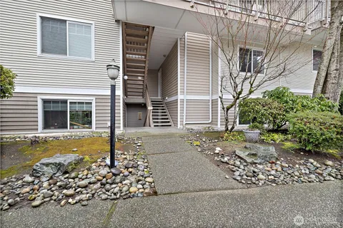$245,000 | 11527 Highway 99, Unit A202, Everett, WA 98204