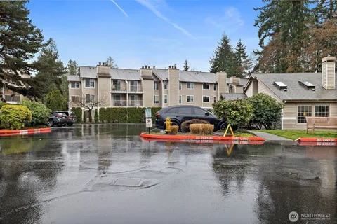 $245,000 | 11527 Highway 99, Unit A202, Everett, WA 98204