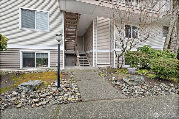 $245,000 | 11527 Highway 99, Unit A202, Everett, WA 98204