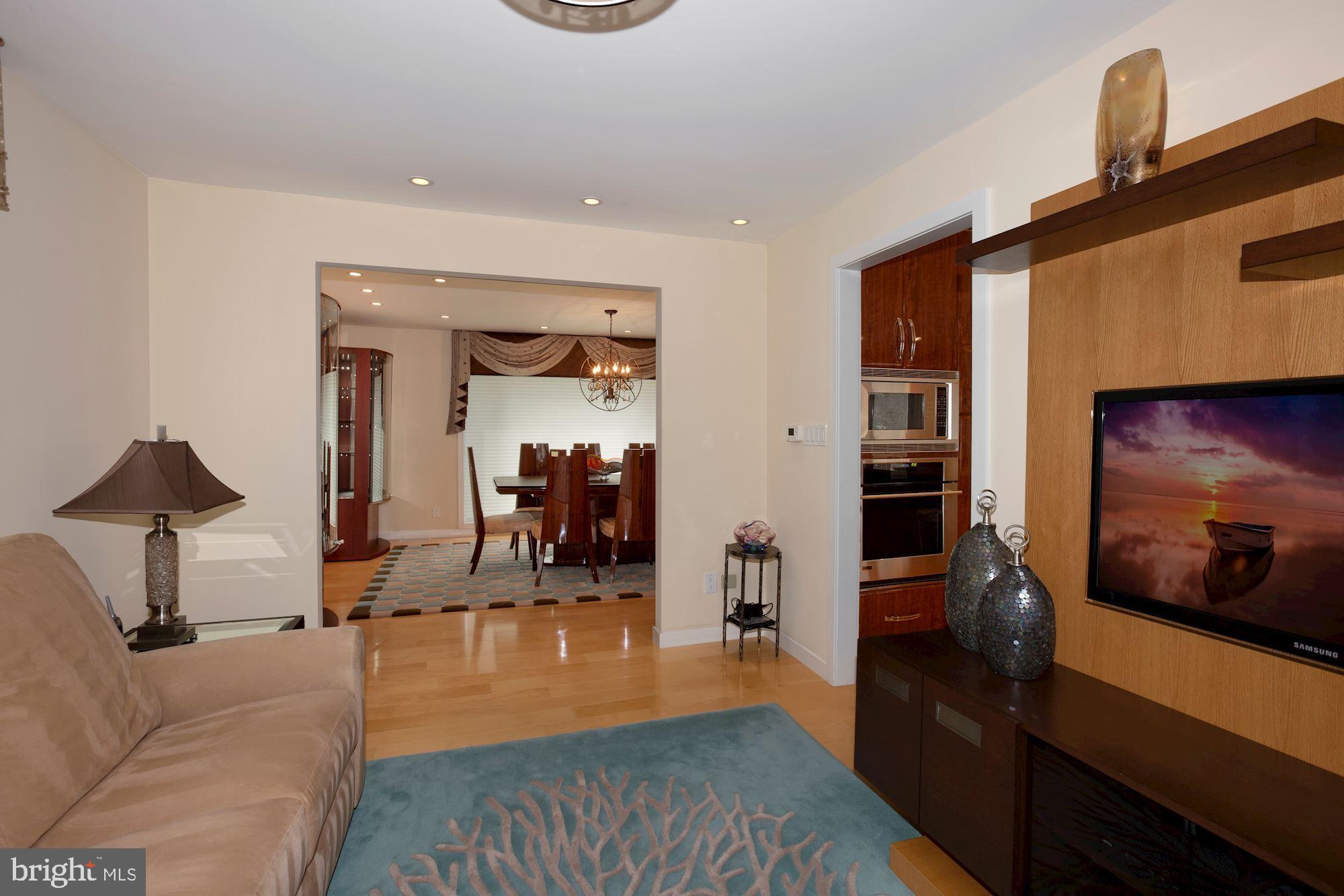 116 Sandringham Road Cherry Hill, NJ 08003 - Photo 18 of 39 Living Room