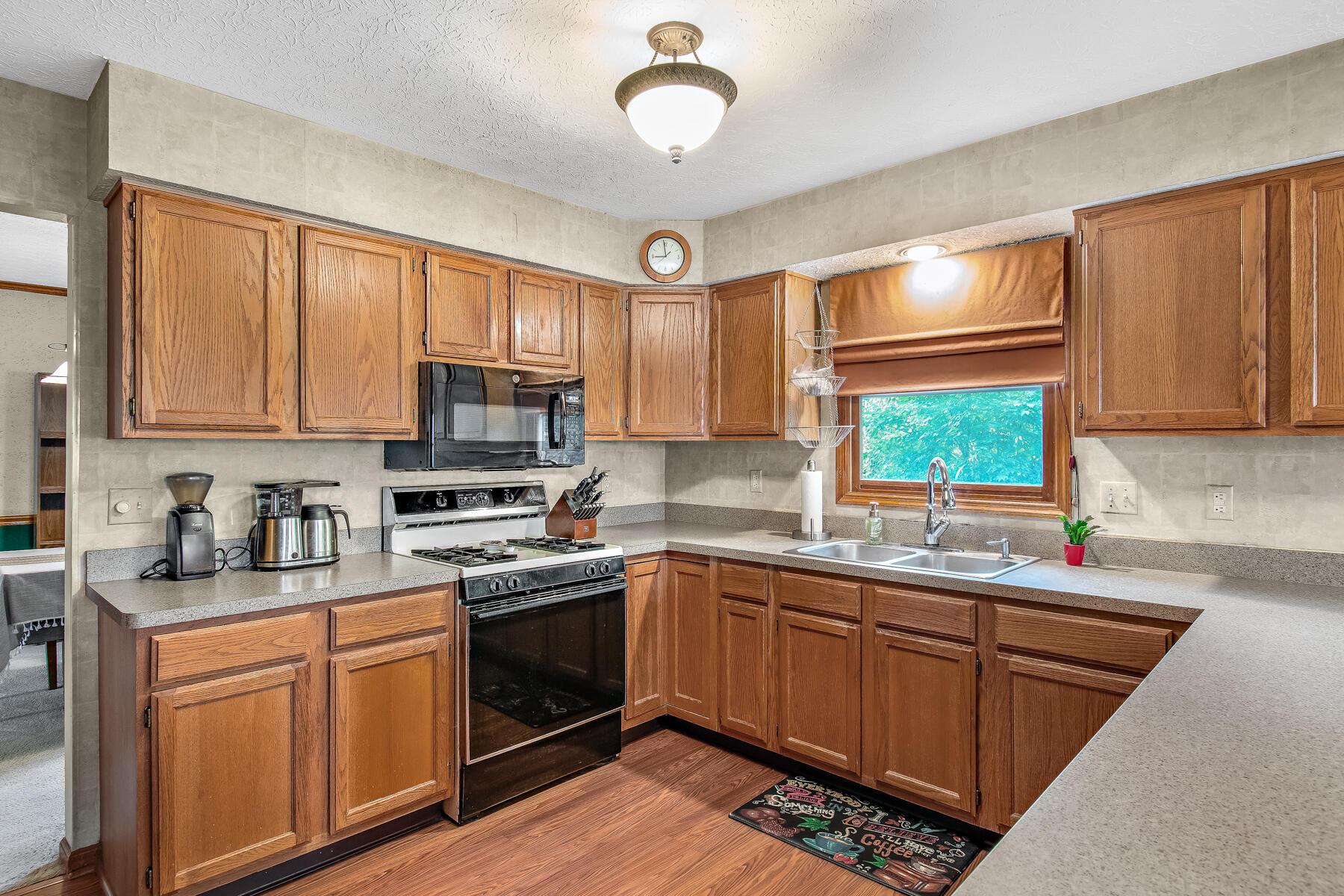 224 Rutherford Avenue Delaware, OH 43015 - Photo 12 of 37 Kitchen