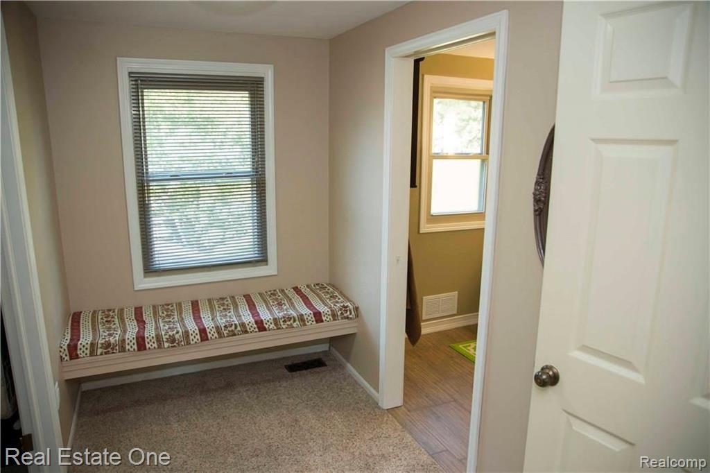 1736 North Kilburn Road Rochester Hills, MI 48306 - Photo 31 of 32
