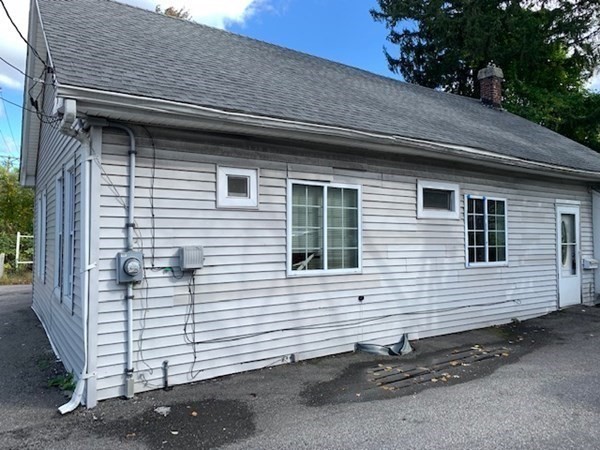 430 Sunderland Road Worcester, MA 01604 - Photo 7 of 10 Gallery Image 7