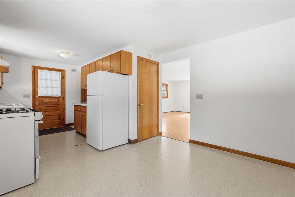 62 Bridge Street Hatfield, MA 01038 - Photo 8 of 28