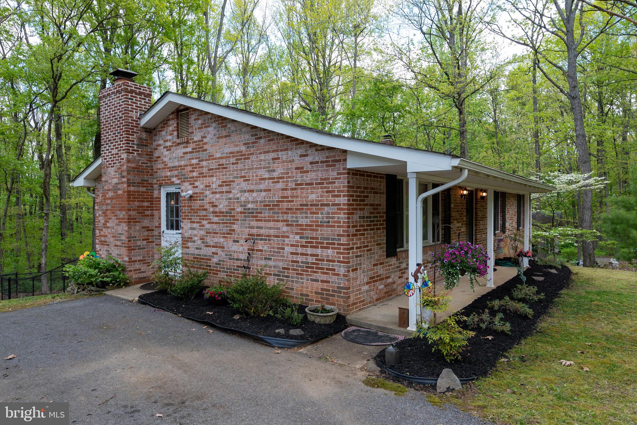 4404 Buffalo Road Mount Airy, MD 21771 - Photo 3 of 33