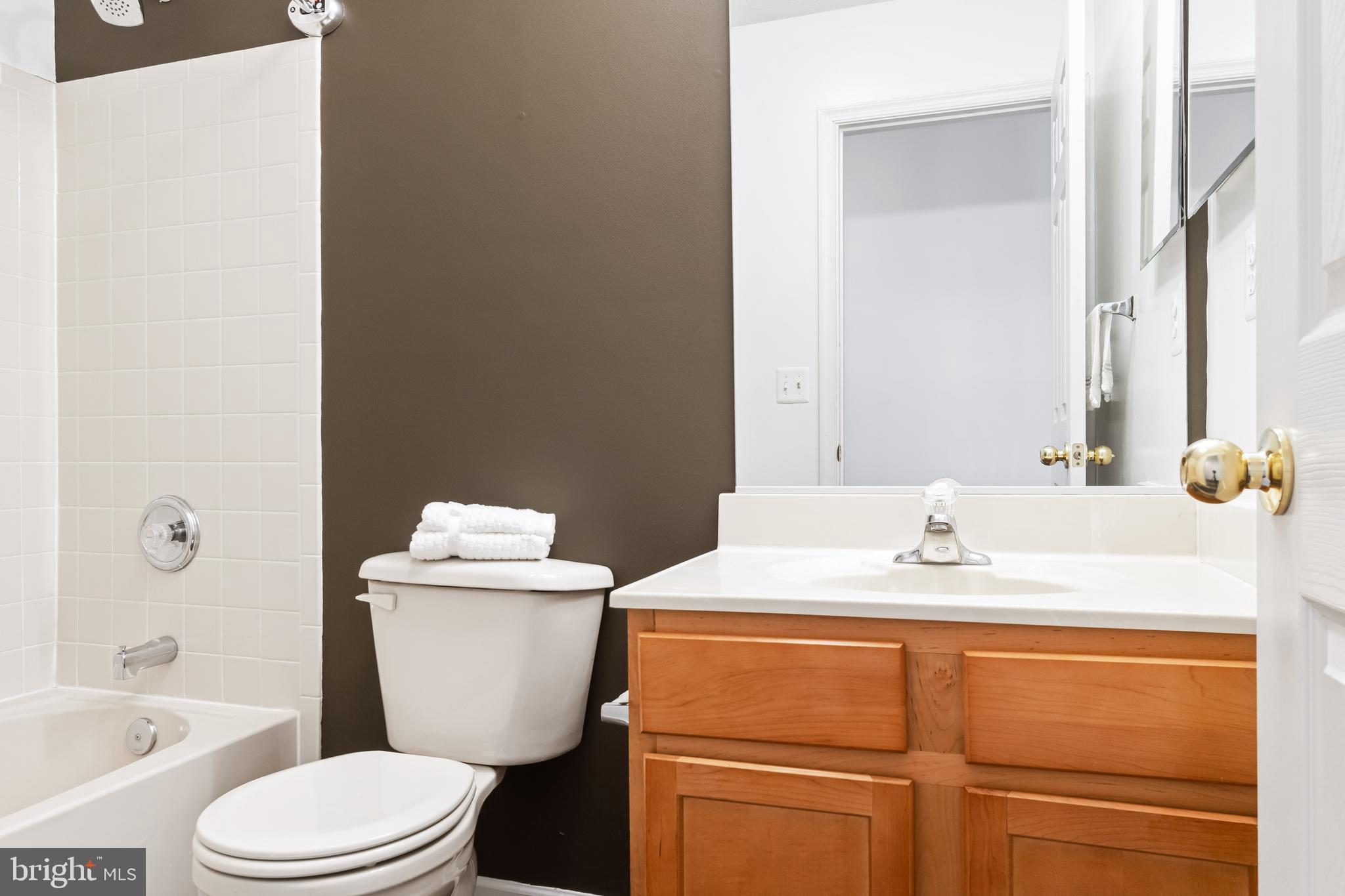 120 Patton Way Elkton, MD 21921 - Photo 39 of 54 Spacious hall Bath