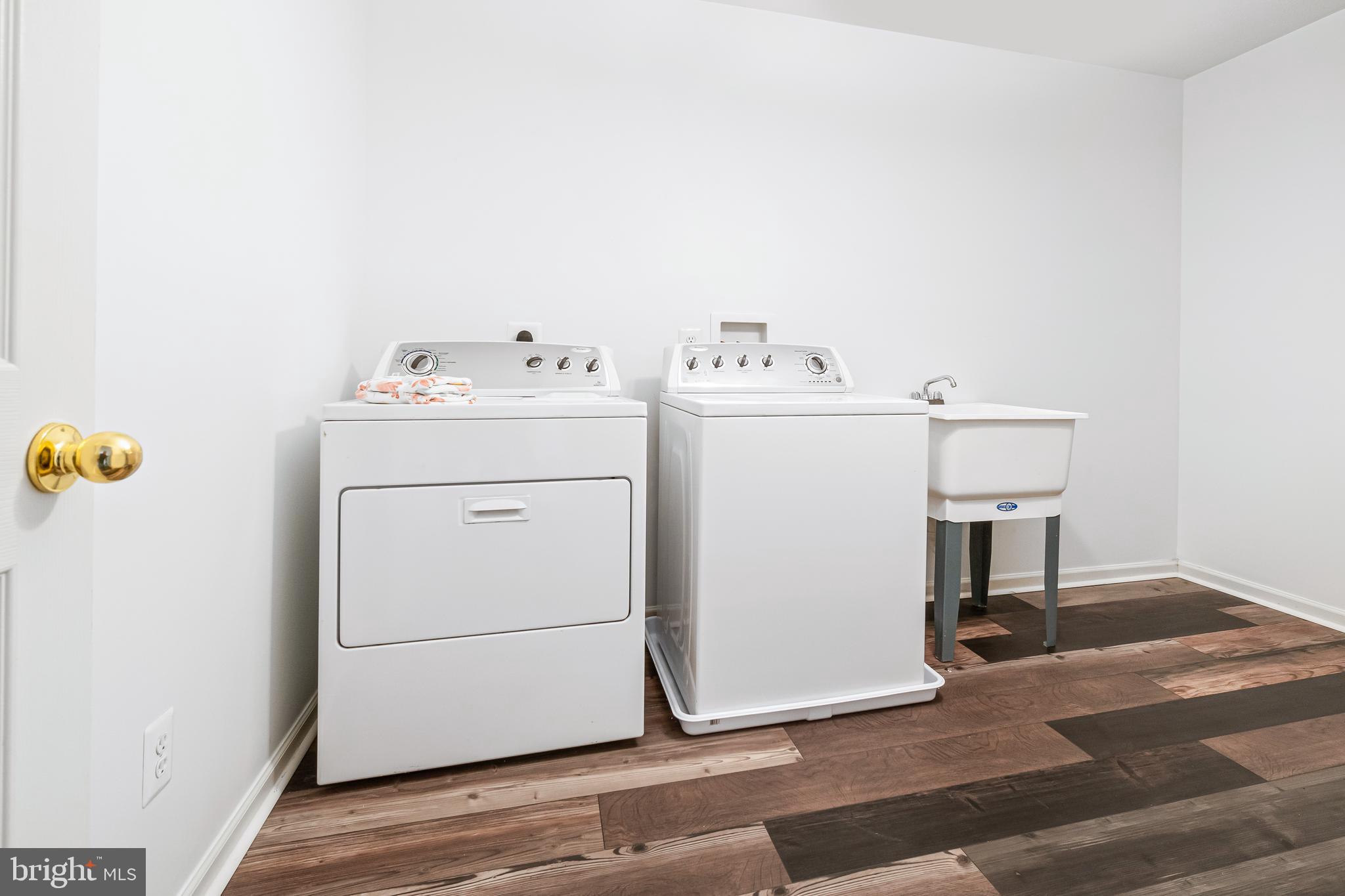 120 Patton Way Elkton, MD 21921 - Photo 40 of 54 Upper level laundry