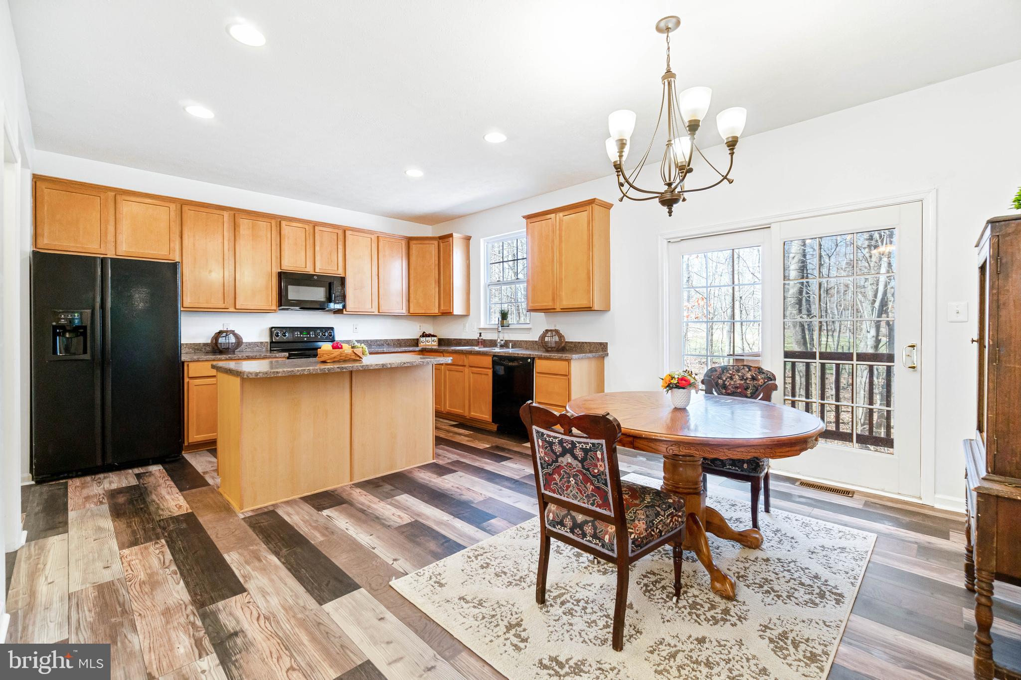 120 Patton Way Elkton, MD 21921 - Photo 7 of 54 Eat in kitchen with island