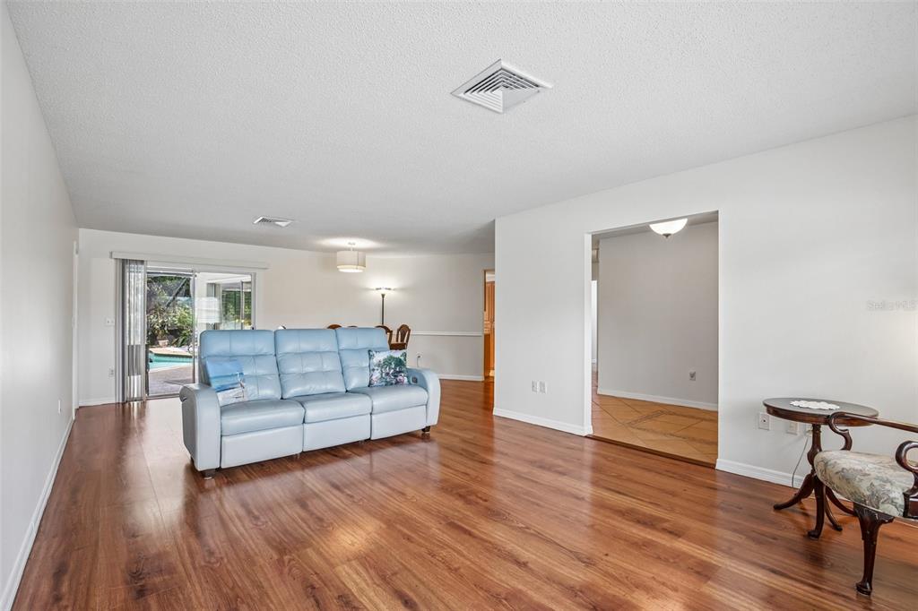 4541 Charing Cross Road Sarasota, FL 34241 - Photo 7 of 40 Gallery Image 7