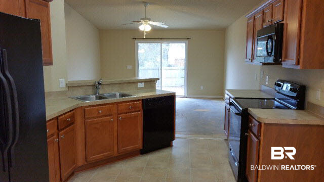 4 Martin Circle Foley, AL 36535 - Photo 17 of 37 Kitchen has lots of natural light