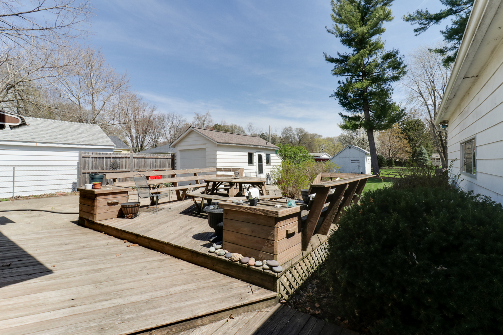 706 Vale Street Bloomington, IL 61701 - Photo 32 of 46 a view of a chairs and tables in the patio