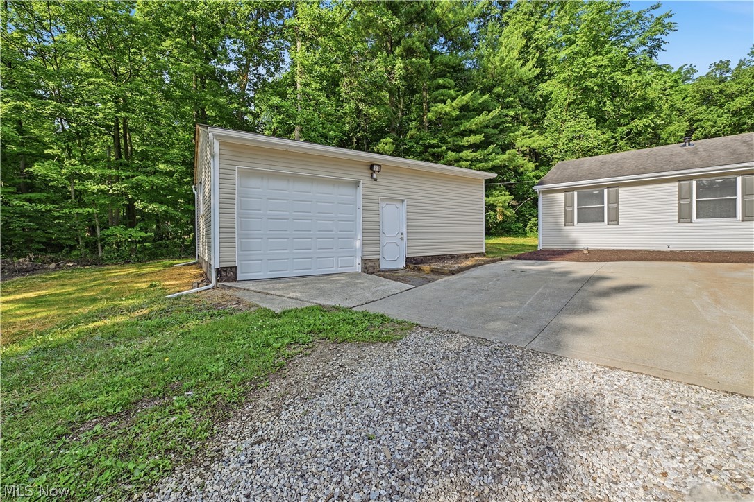 8220 Ballash Road Medina, OH 44256 - Photo 32 of 35