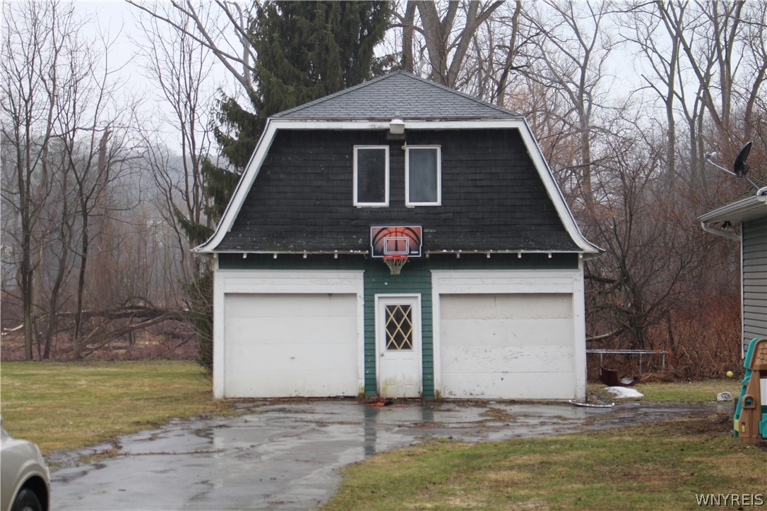 36 Lake Avenue Hanover, NY 14136 - Photo 3 of 8