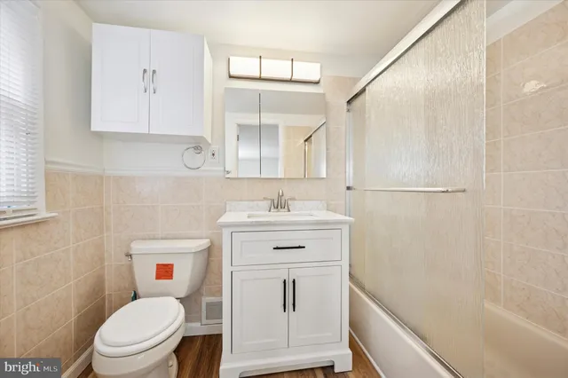 $985,000 | 898 Crestline Drive, Blue Bell, PA 19422