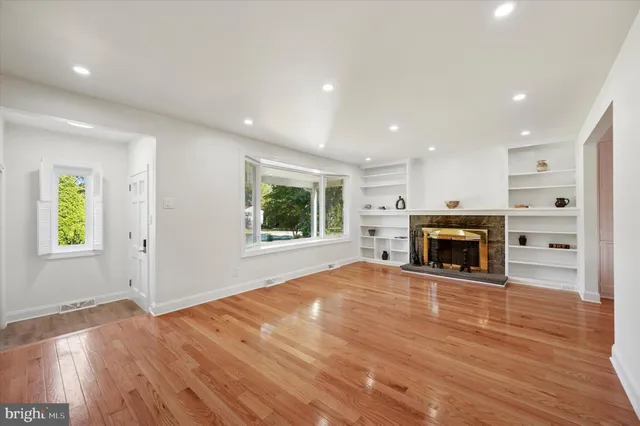 $985,000 | 898 Crestline Drive, Blue Bell, PA 19422