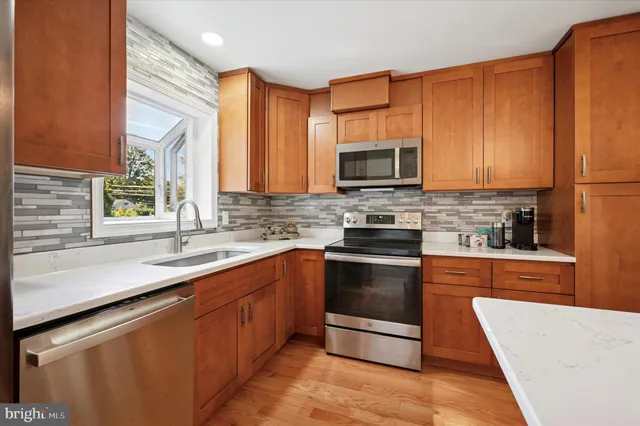 $985,000 | 898 Crestline Drive, Blue Bell, PA 19422