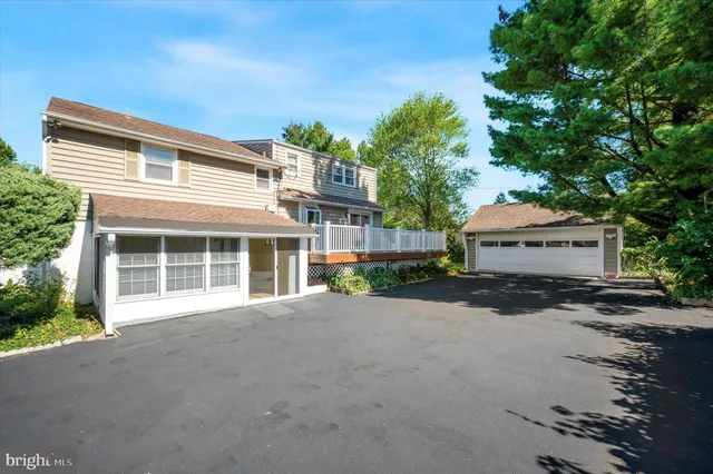 $985,000 | 898 Crestline Drive, Blue Bell, PA 19422