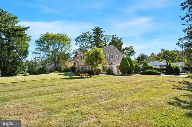 $985,000 | 898 Crestline Drive, Blue Bell, PA 19422