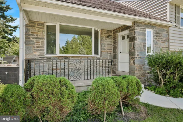 $985,000 | 898 Crestline Drive, Blue Bell, PA 19422