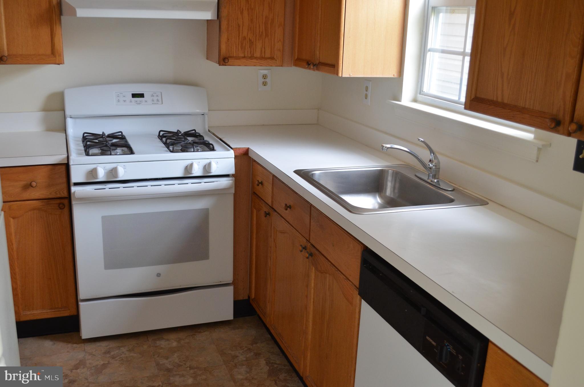 5475 Rinker Circle, Unit 302 Doylestown, PA 18902 - Photo 9 of 13 Kitchen