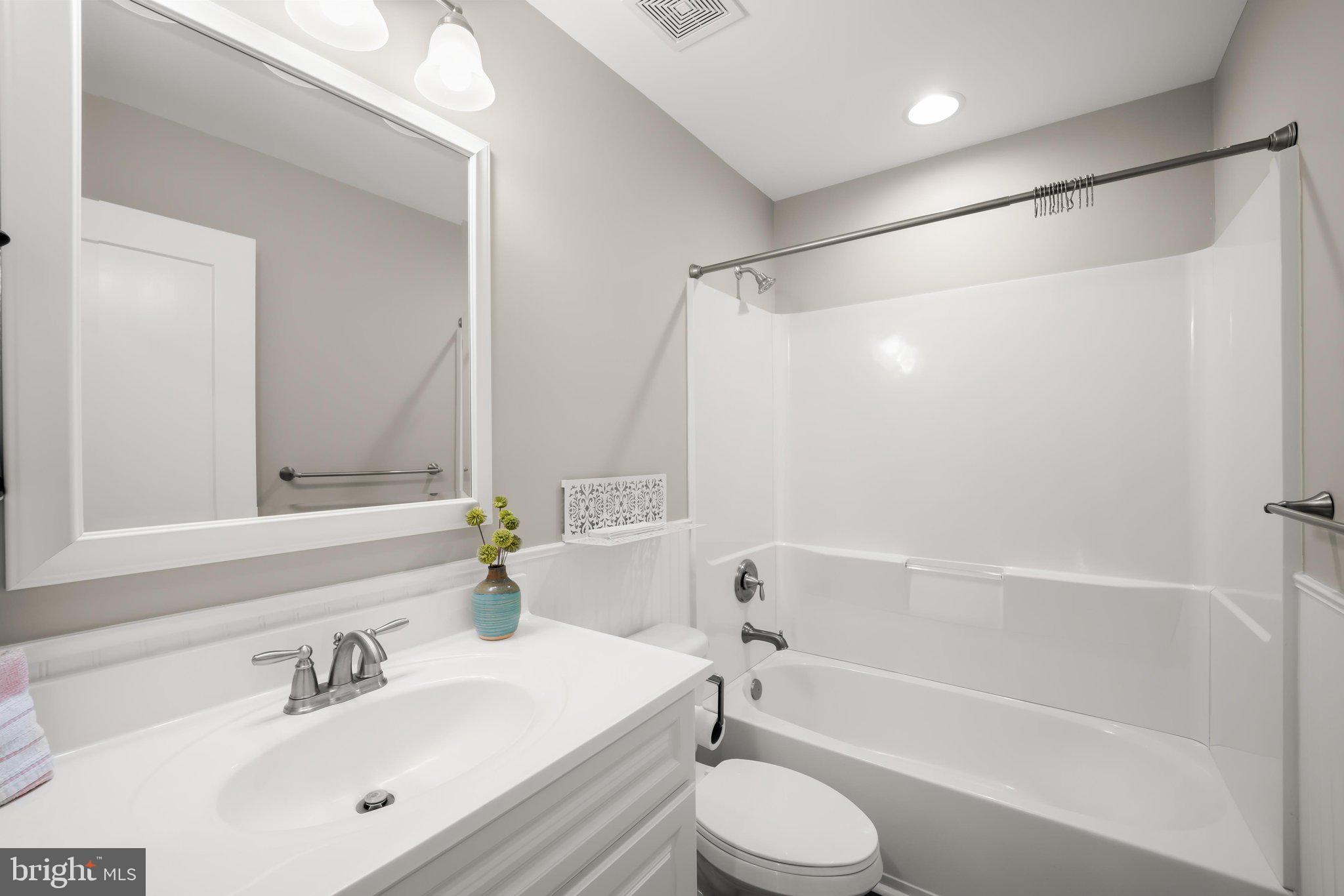 5222 Spring Avenue Shady Side, MD 20764 - Photo 24 of 43 Main Floor Full Bath
