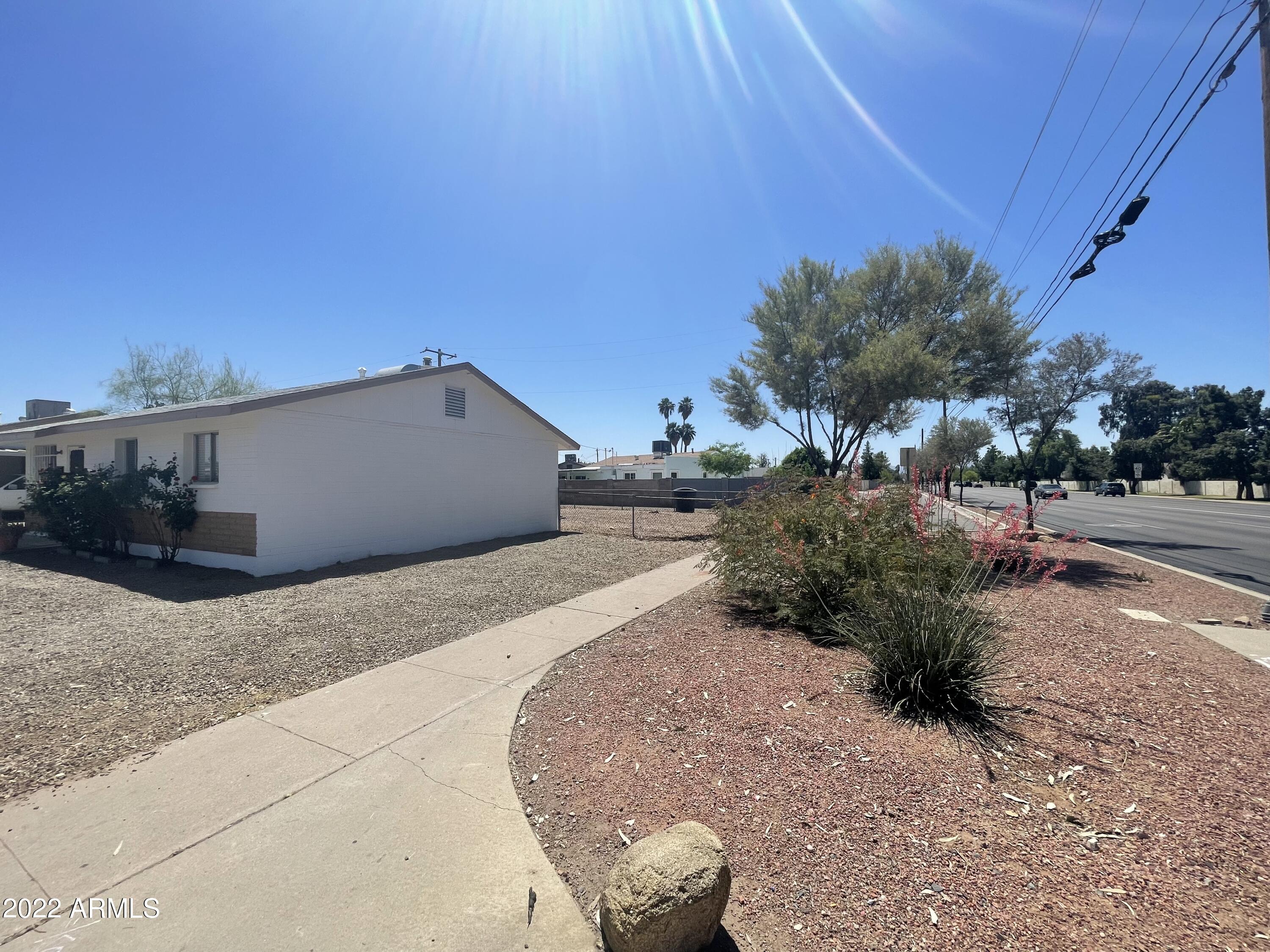 6633 West Osborn Road Phoenix, AZ 85033 - Photo 6 of 28 2AE84AEF-A0A5-46E1-86FD-6D0350A9EBC2
