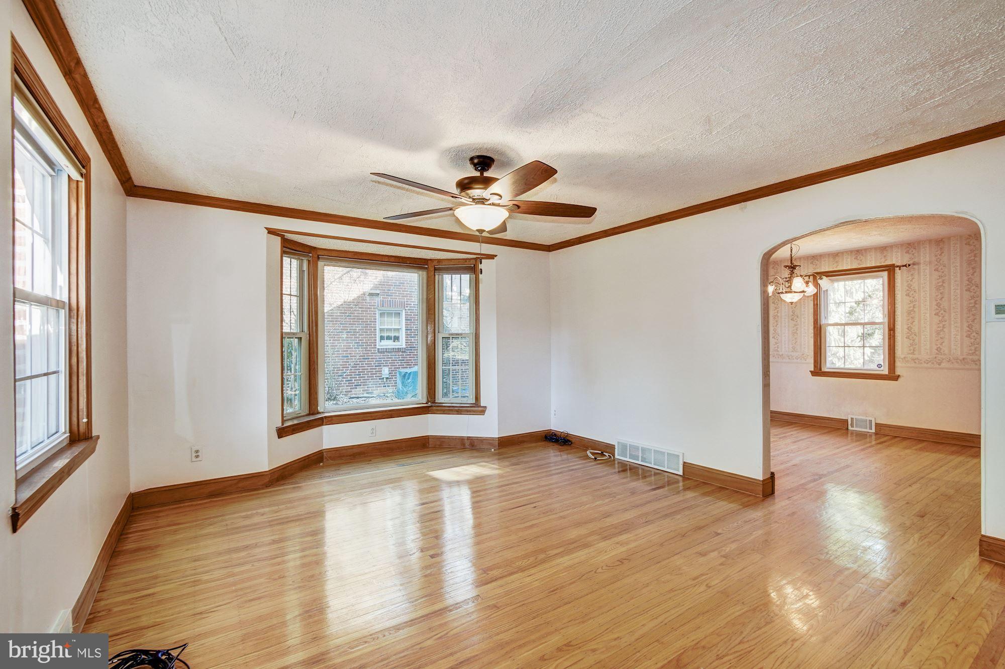 117 Andrea Road Cheltenham, PA 19012 - Photo 3 of 17 Living Room