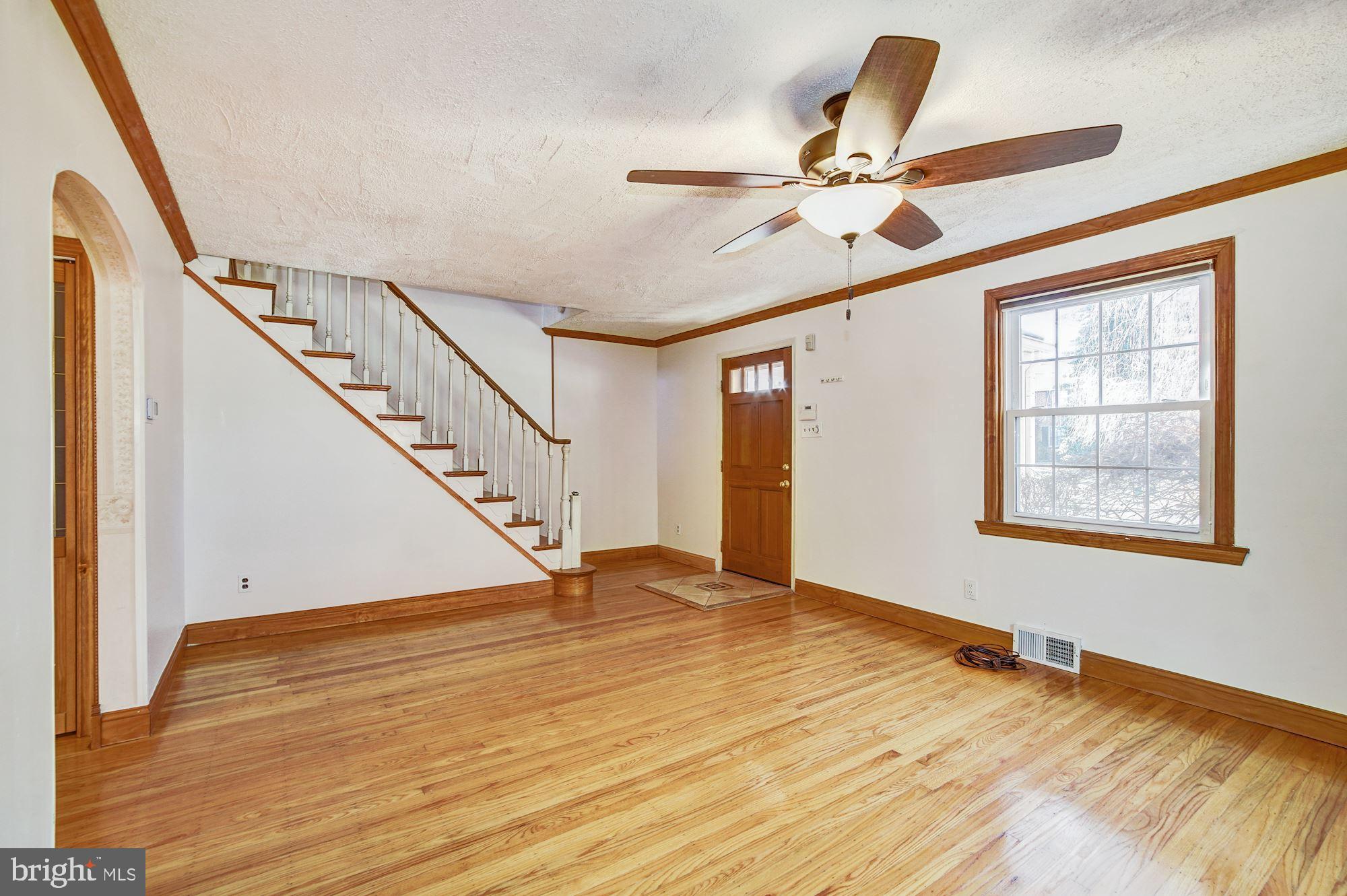 117 Andrea Road Cheltenham, PA 19012 - Photo 4 of 17 Living Room