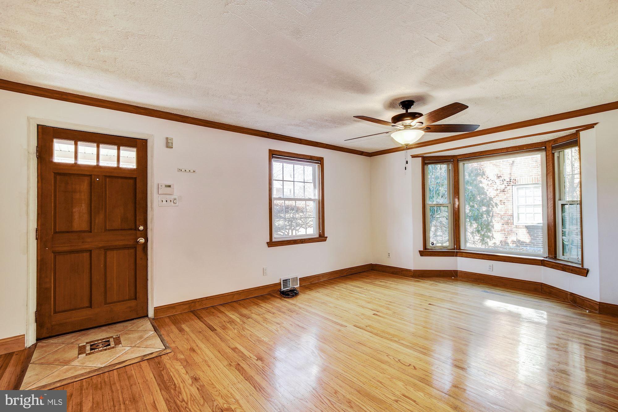 117 Andrea Road Cheltenham, PA 19012 - Photo 5 of 17 Living Room