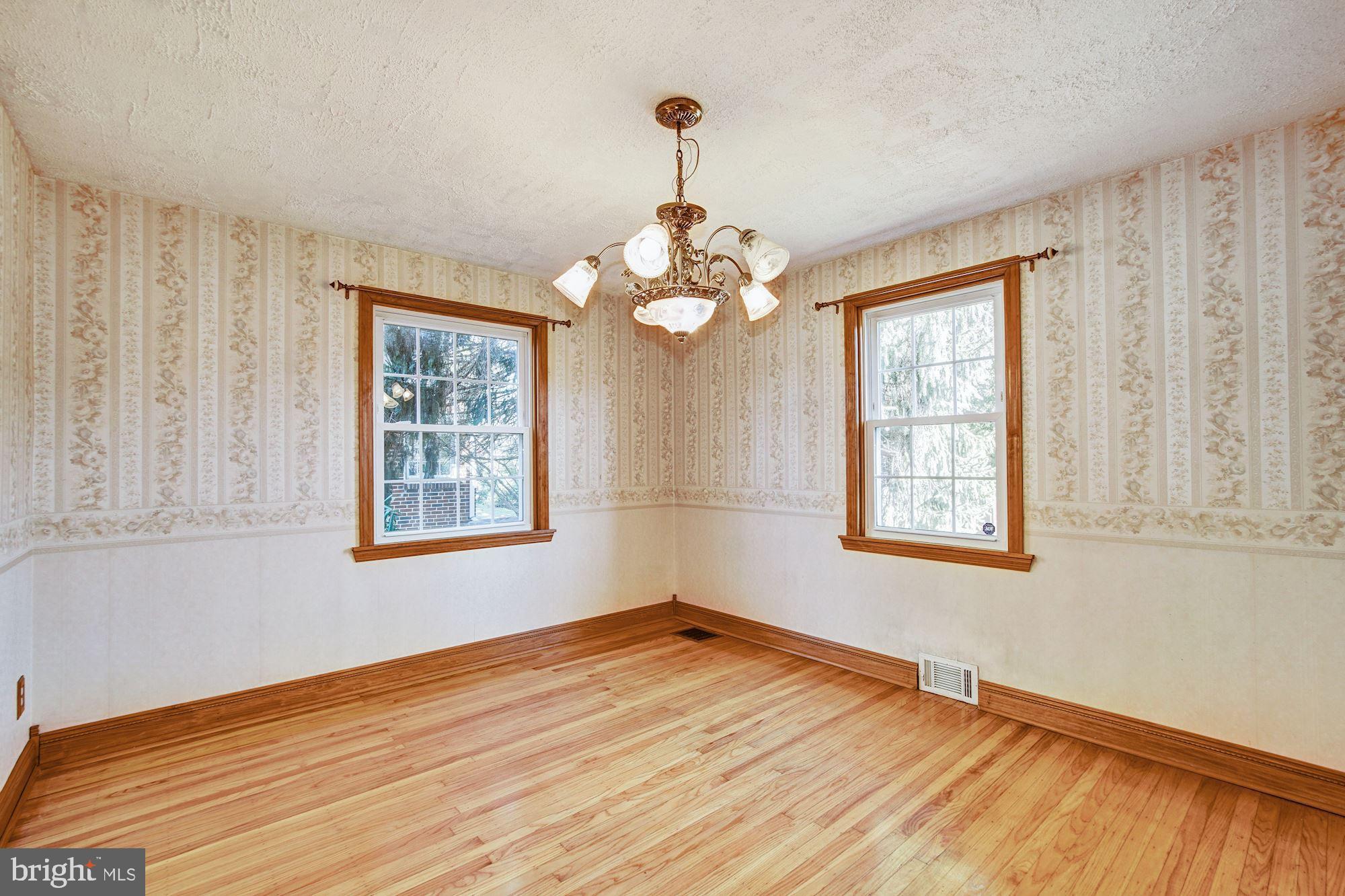 117 Andrea Road Cheltenham, PA 19012 - Photo 6 of 17 Dining Room
