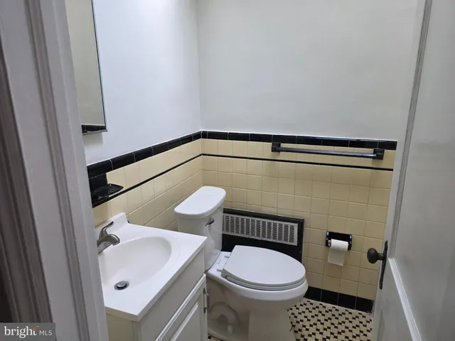 $1,250 | 854 Windermere Avenue, Drexel Hill, PA 19026