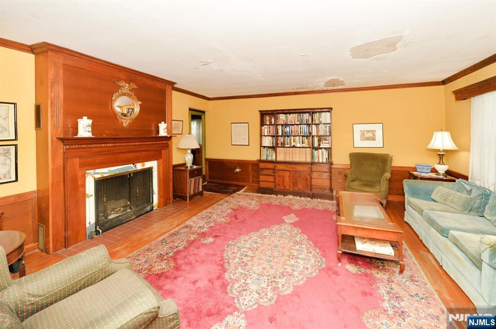 6 Central Avenue Demarest, NJ 07627 - Photo 3 of 25