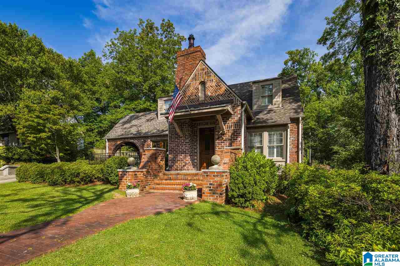 2916 Thornhill Road Birmingham, AL 35213 - Photo 3 of 49