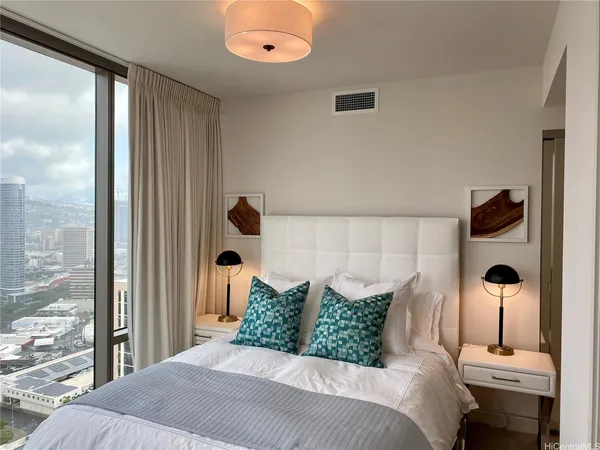 $4,500 | 1001 Queen Street, Unit 2915, Honolulu, HI 96814